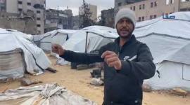 "بدنا كرفانات تحمّي أطفالنا من الأمراض".. نازحون في الخيام يروون لوكالة "صفا" معاناتهم بسبب المنخفض الجوي