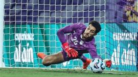 عملاق أوروبي يطلب التعاقد مع نجم الأهلي رسميًا