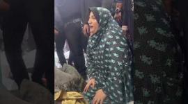 وداع أم لابنها الشهيـ..د في مستشفى الشفاء بمدينة غزة الذي ارتقى في قصـ..ف الاحتـ..لال المستمر