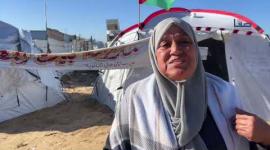 قصة إصرار وتحدي.. المعلمة خالدية حولت منزلها إلى مدرسة وبعد قصفه أنشأت مدرسة من الخيام على نفقتها