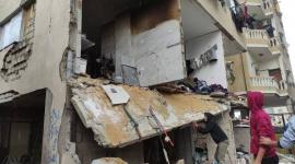انهيار منزلين متضررين من قصف إسرائيلي سابق بخانيونس وغزة