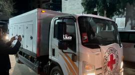 وصول 54 جثمانًا و66 صندوقًا يضم أشلاء شهداء إلى مجمع الشفاء بغزة