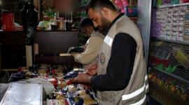 مباحث التموين بخانيونس تحرر 4 محاضر ضبط وتوقف بائعَين