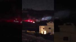 إطلاق نار مكثف وقنابل غاز على منازل المواطنين في اقتحام لجيش الاحتلال ومستوطنيه لقرية المغير