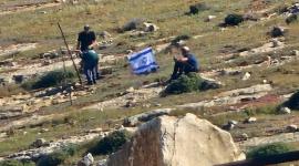 مستوطنون ينصبون خيمة في كيسان شرق بيت لحم