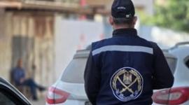 شرطة دير البلح توقف مطلق نار وتصادر مركبة خلال شجار عائلي