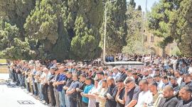 آلاف المصلين يؤدون صلاة الجمعة في الأقصى