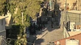 الاحتلال يحتجز عشرات المواطنين في الخليل