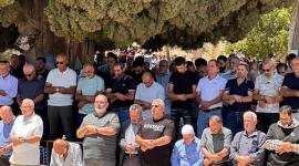 70 ألف مصلّ يؤدون الجمعة في الأقصى