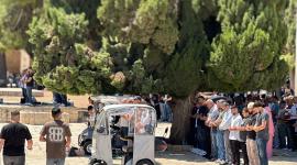 عشرات الآلاف يؤدون صلاة الجمعة في المسجد الأقصى