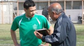 منزل عائلة اللاعب كلاب تعرض للقصف بعدة صواريخ