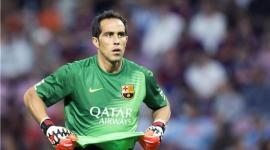 حارس برشلونة كلاوديو برافو