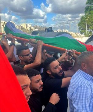 تشييع جثمان الشهيد الطفل اشتيه في بلدة تل بنابلس