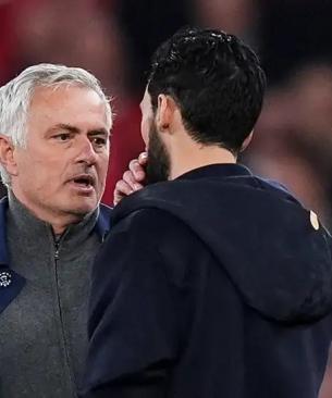 مورينيو سيقود ريال مدريد خلفا لألفارو أربيلوا
