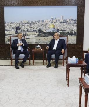 خلال زيارة فيدان للدوحة.. الرئيس أردوغان يعزي الحية باستشهاد نجله