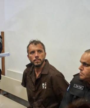 المركز الفلسطيني للدفاع عن الأسرى يعزّي الناشط المعتقل تياغو أفيلا بوفاة والدته ويطالب بالإفراج الفوري عنه