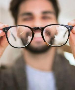 الصحة المصرية تحسم الجدل: النظارات الطبية لا تحمي من ضعف النظر لمن لا يحتاجها
