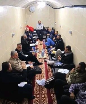 تفاعل واسع مع كشف تفاصيل عن مسيرة القائد الضيف واستحضار قادة المقاومة