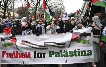 مظاهرة حاشدة في برلين تنديدًا بالهجمات الإسرائيلية على غزة