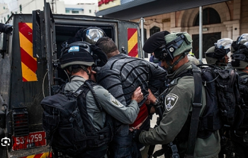 الاحتلال يعتقل مواطنًا بعد إصابته في أبو ديس جنوب شرق القدس