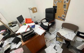 الاحتلال يقتحم جمعية الدراسات العربية ويفتشها ويخرب محتوياتها