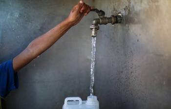 شركة إسرائيلية تقلّص كميات المياه المزودة للخليل