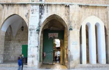 محافظة القدس تدين اعتداء الاحتلال على أحد المعالم التاريخية الملاصقة لأسواق الأقصى