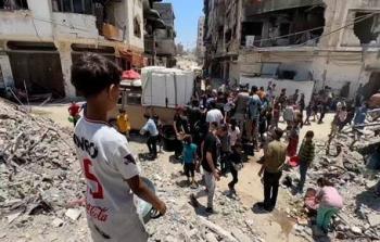 الاحتلال يجرف مداخل محلات ومنشآت تجارية جنوب الخليل