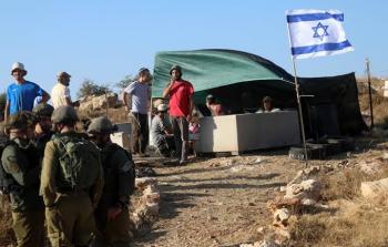 مستوطنون يقيمون بؤرتين استيطانيتين شرق عقربا جنوب نابلس