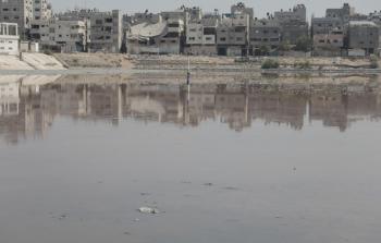 بلدية غزة تحذر من كارثة صحية بسبب طفح محتمل لبركة الشيخ رضوان