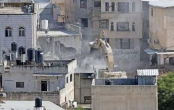 الاحتلال يخطر بهدم منزل أسير جنوب طولكرم