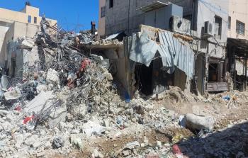 الاحتلال يشرع بهدم مبانٍ سكنية في مخيم طولكرم