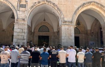 50 ألفًا يؤدون صلاة الجمعة في المسجد الأقصى
