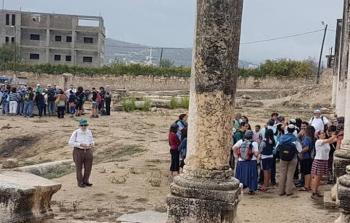 مستوطنون يقتحمون موقعًا أثريًا في نابلس