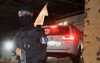 القسام تسلم جثة أحد أسرى الاحتلال ضمن صفقة التبادل