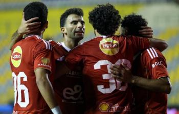 الأهلي يقترب من حسم ملف تجديد عقود لاعبيه، والشحات على رأس القائمة