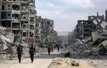 الإعلام الحكومي: 70 مليون طن من الركام بغرة و20 ألف جسم متفجر يهدد حياة المدنيين