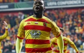 الأهلي يستهدف أفيميكو بولولو: هداف دوري المؤتمر الأوروبي على رادار القلعة الحمراء