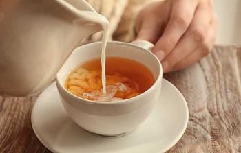 مخاطر غلي الشاي مع الحليب