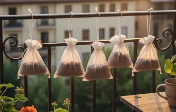 لا ترمِ أكياس القهوة المستعملة! سرها العجيب في طرد الحشرات ومنع انتشارها