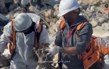 الدفاع المدني: انتشلنا جثامين 14 شهيدًا من تحت أنقاض منزل بخانيونس