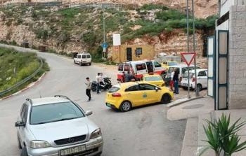 إصابة شاب جراء دهسه بمركبة مستوطن شرق نابلس