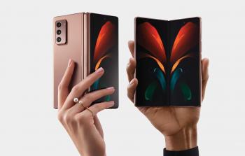 سامسونج تراهن على ثورة قابلة للطي: هاتف جديد بمواصفات خارقة لمنافسة آبل