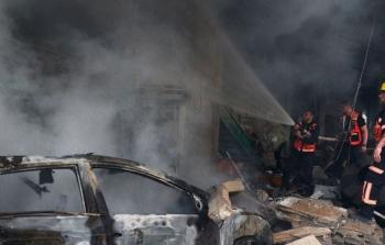 الدفاع المدني يكشف سبب الحريق الذي أودى بحياة مسنة وحفيدها داخل خيمة غرب غزة