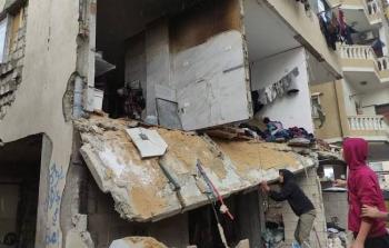 انهيار منزلين متضررين من قصف إسرائيلي سابق بخانيونس وغزة