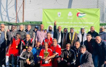 خدمات المغازي متوجًا بكأس البطولة