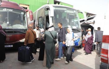 مغادرة 79 مريضًا مع مرافقيهم عبر معبر رفح