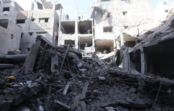 قصف منزل في مخيم الشاطئ