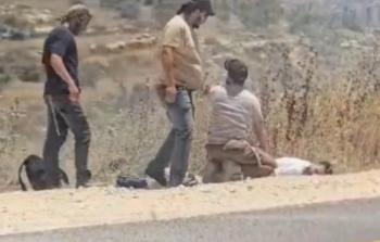 اعتداء مستوطنين اليوم على شاب بنابلس