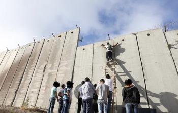 محافظة القدس: شهيدان و39 إصابة لعمال قرب جدار الفصل في الرام منذ بداية العام